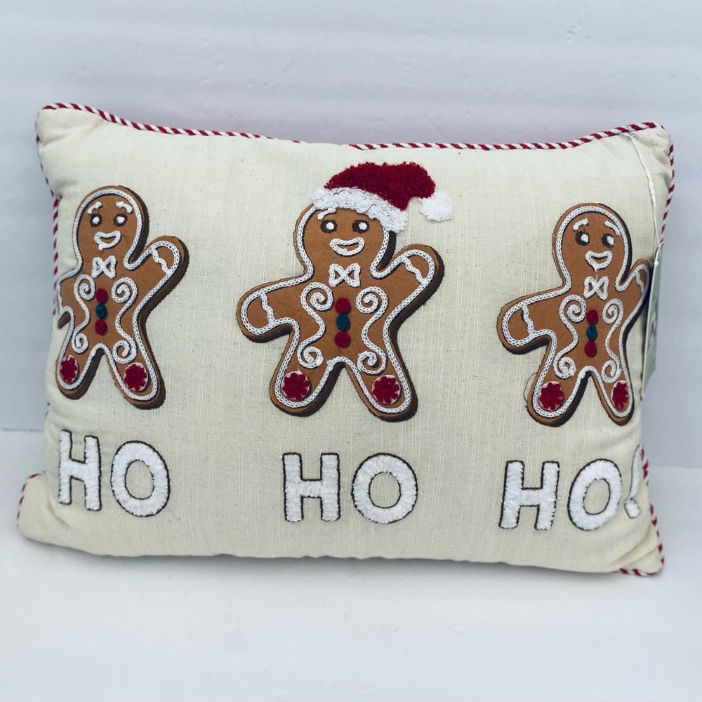 Christmas Gingerbread Men “Ho Ho Ho” Pillow 13” x 18” NWT - Picture 2 of 6